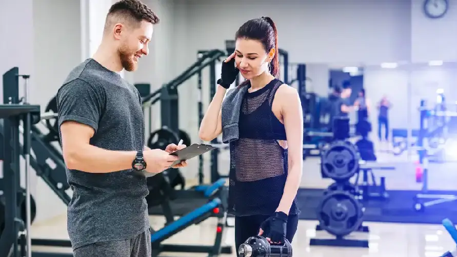 Centralized vs decentralized gym management